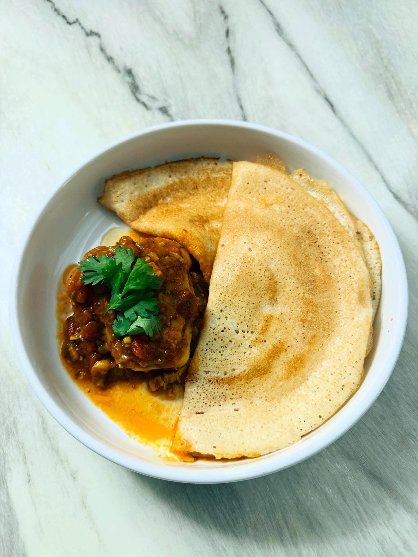 Chicken cari with crispy rice crepe